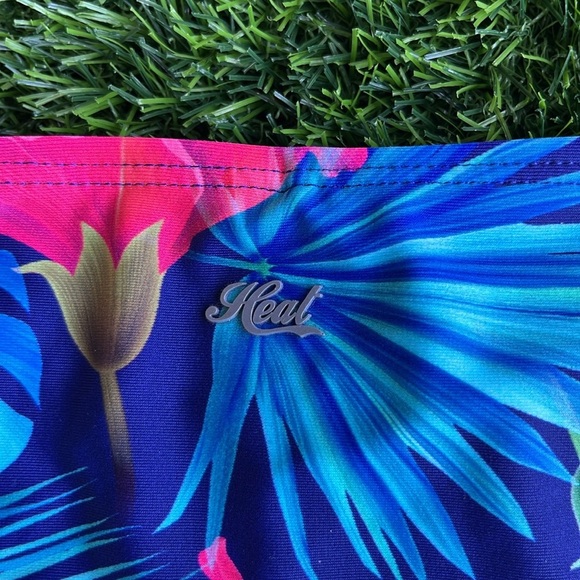 HEAT Bikini Bottom in Luau size small - Picture 8 of 8
